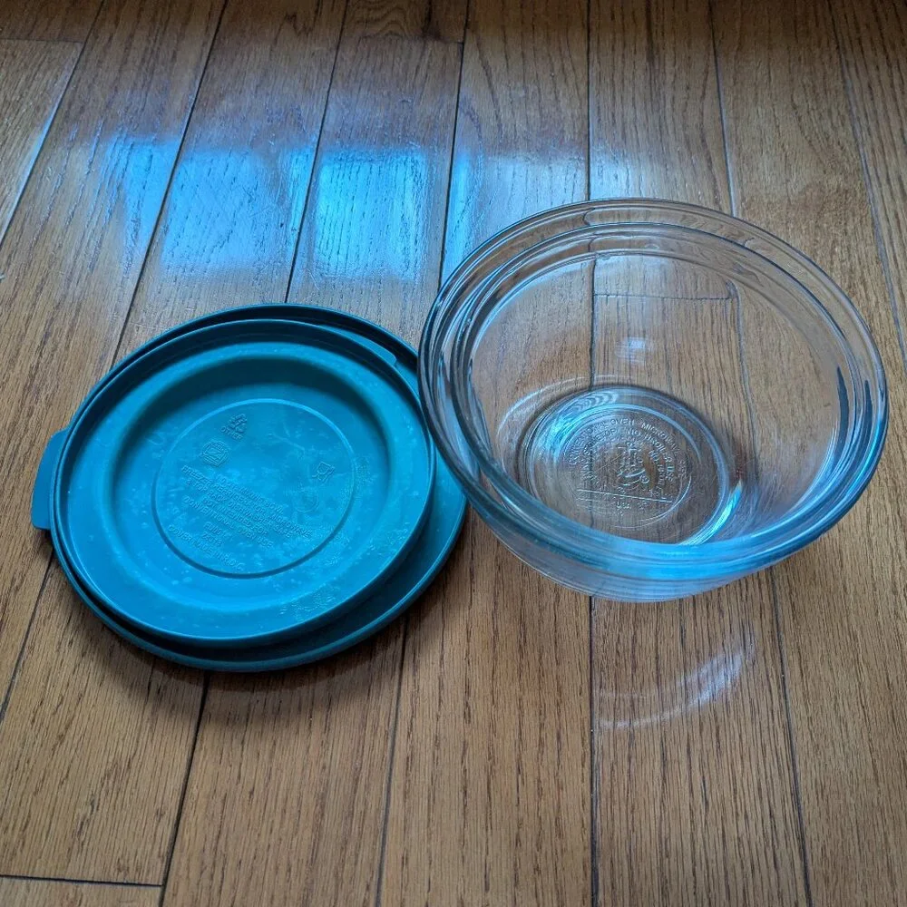 Anchor Hocking 1Q and 1.5Q Glass Food Storage Containers
